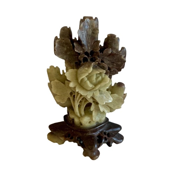 Vtg Chinese Hand Carved Soapstone Floral Pattern Figurine 4.25”x2.75”